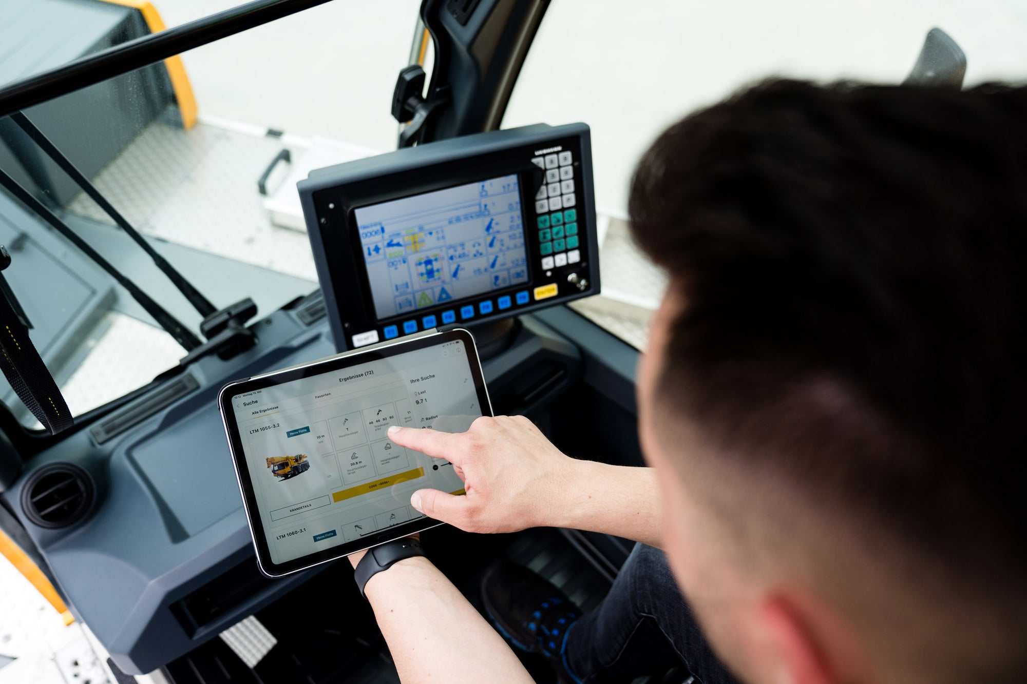 New version – and now also an app: Liebherr has Optimised the Crane Finder