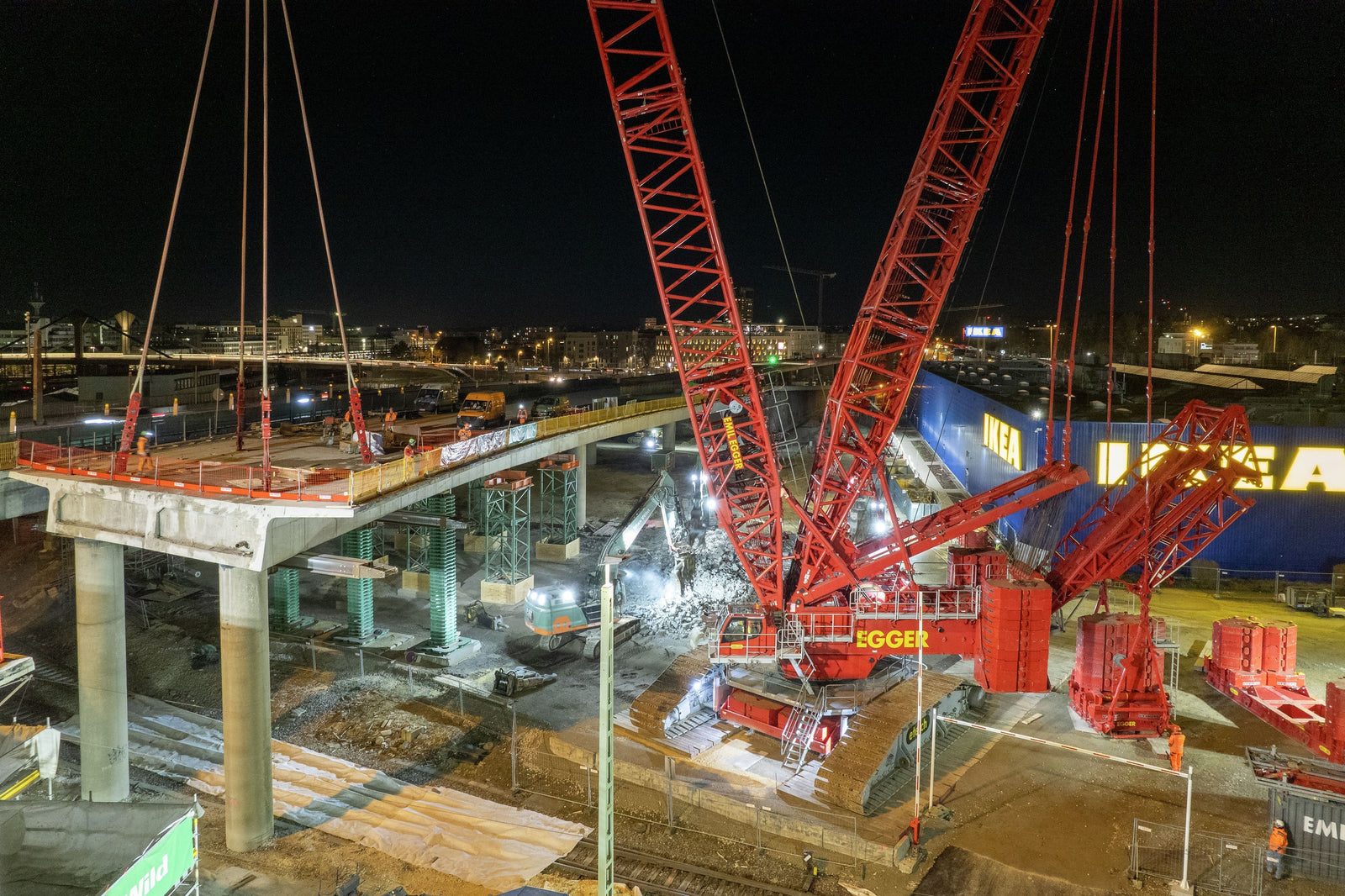 Liebherr LR 11000 Dismantles Bridge In Ulm