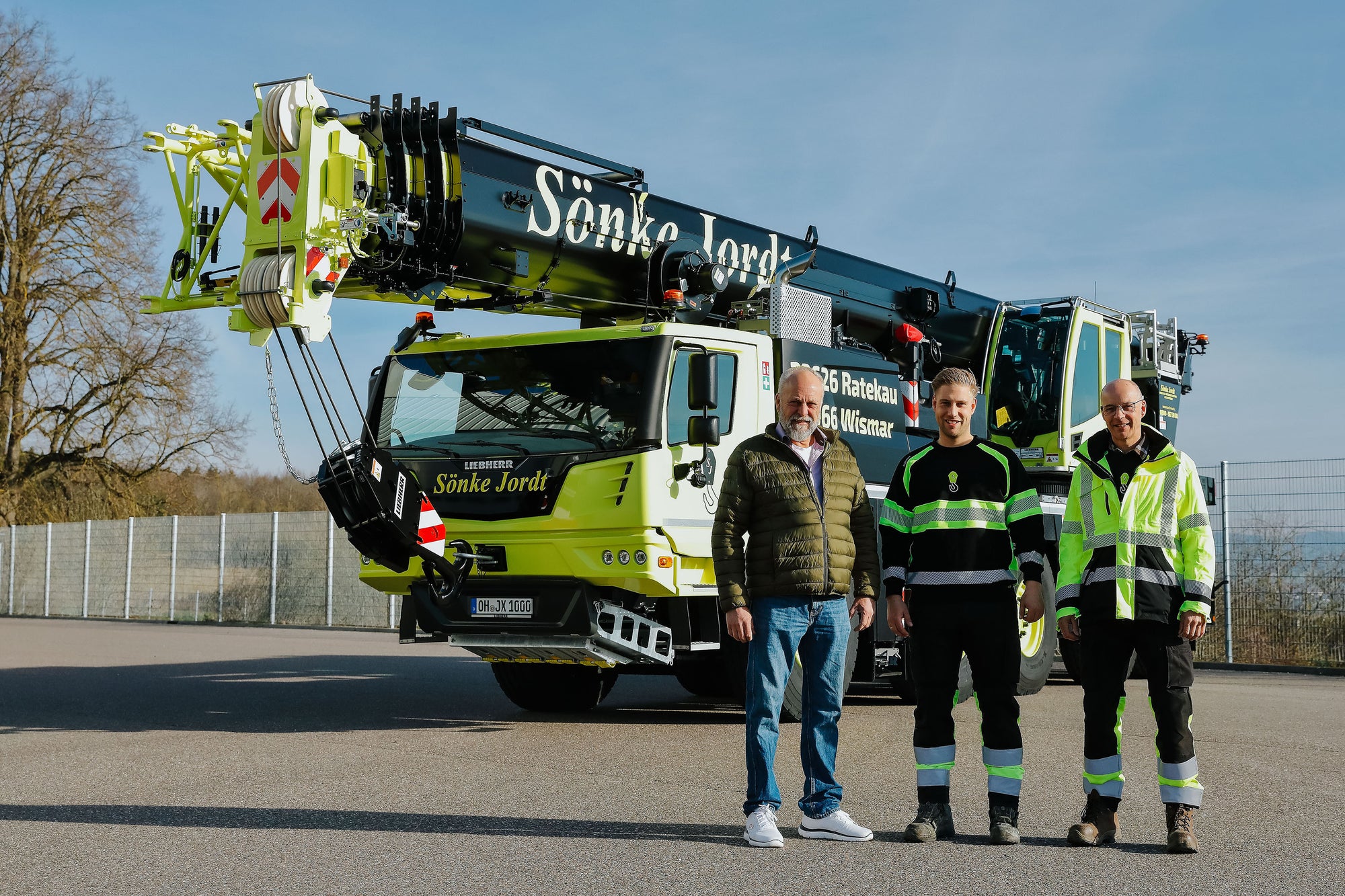 First in Germany: Sönke Jordt takes delivery of an LTM 1100-5.3 with LICCON3 control