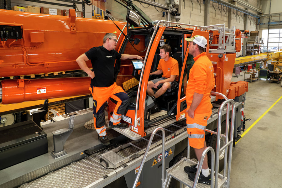 Liebherr - liebherr-ltm1100-5-3-jms-risi-training-02-300dpi.jpg